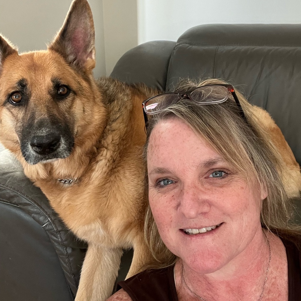 Meet your Posher, Leslie